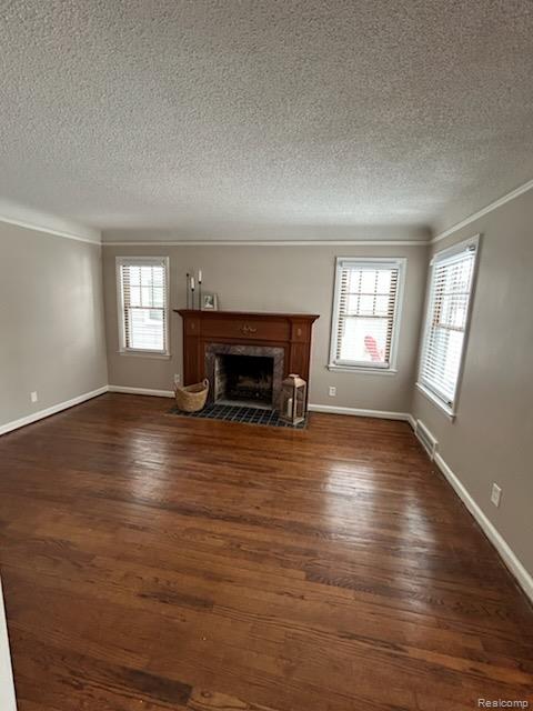 1809 Roslyn Road Grosse Pointe Woods, MI 48236 - Photo 12 of 15 Gallery Image 12