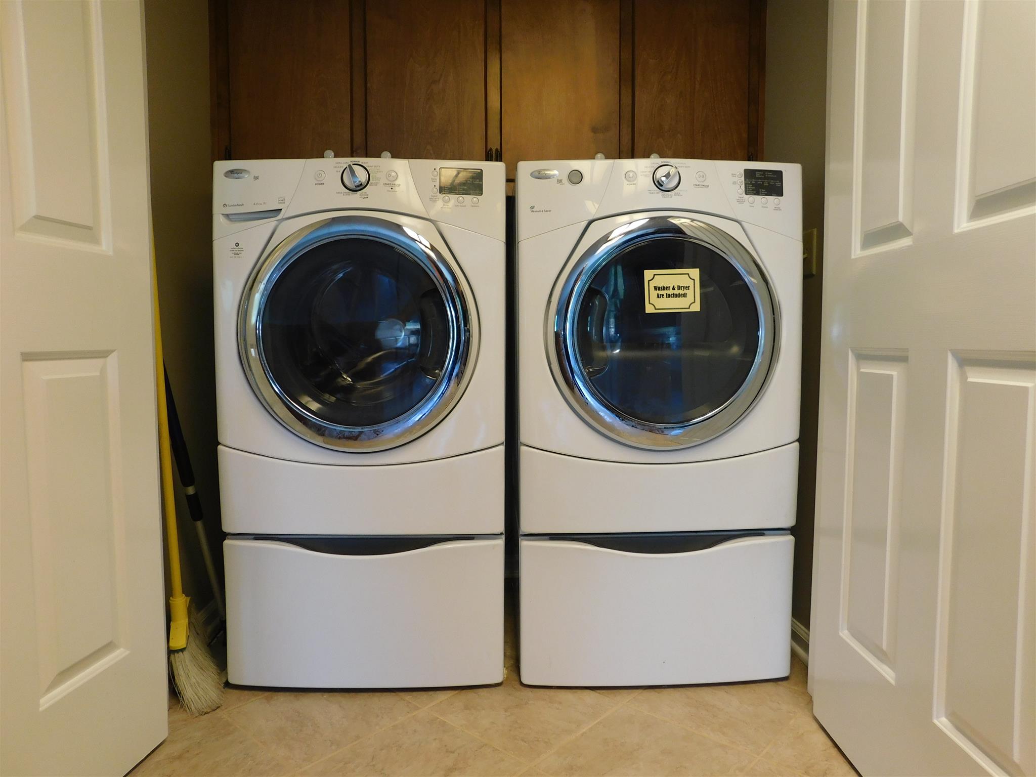 2470 Ben Green Road Lebanon, TN 37090 - Photo 16 of 24 a utility room with dryer and washer
