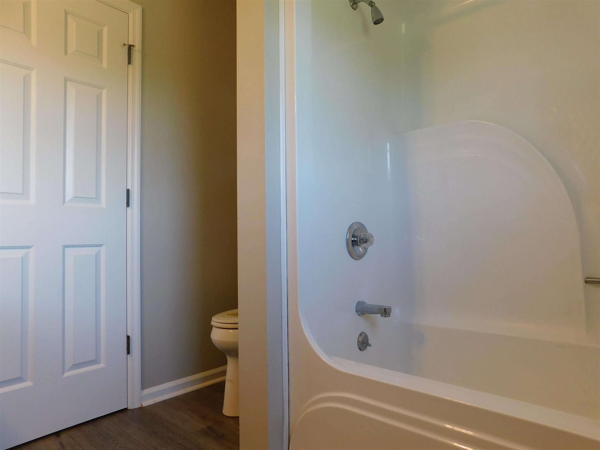 2470 Ben Green Road Lebanon, TN 37090 - Photo 23 of 24 a bathroom with a bathtub
