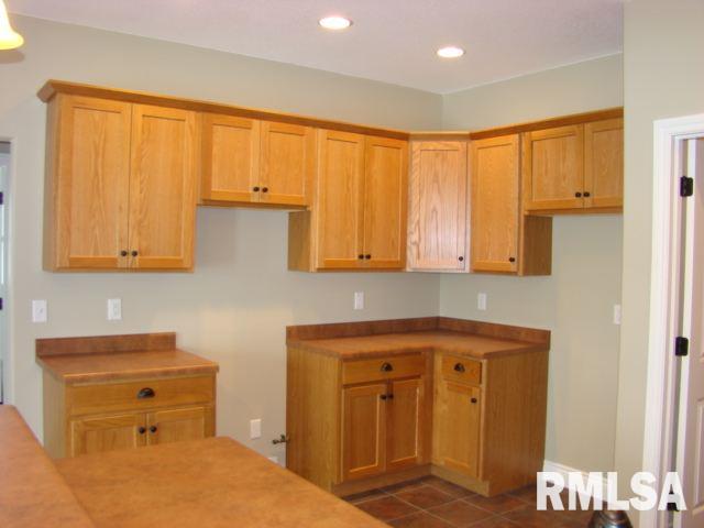 323 South Ridge Street Cambridge, IL 61238 - Photo 6 of 11 Gallery Image 6