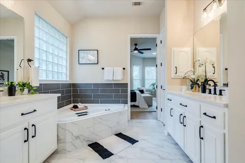 $778,000 | 6704 Walebridge Lane, Austin, TX 78739