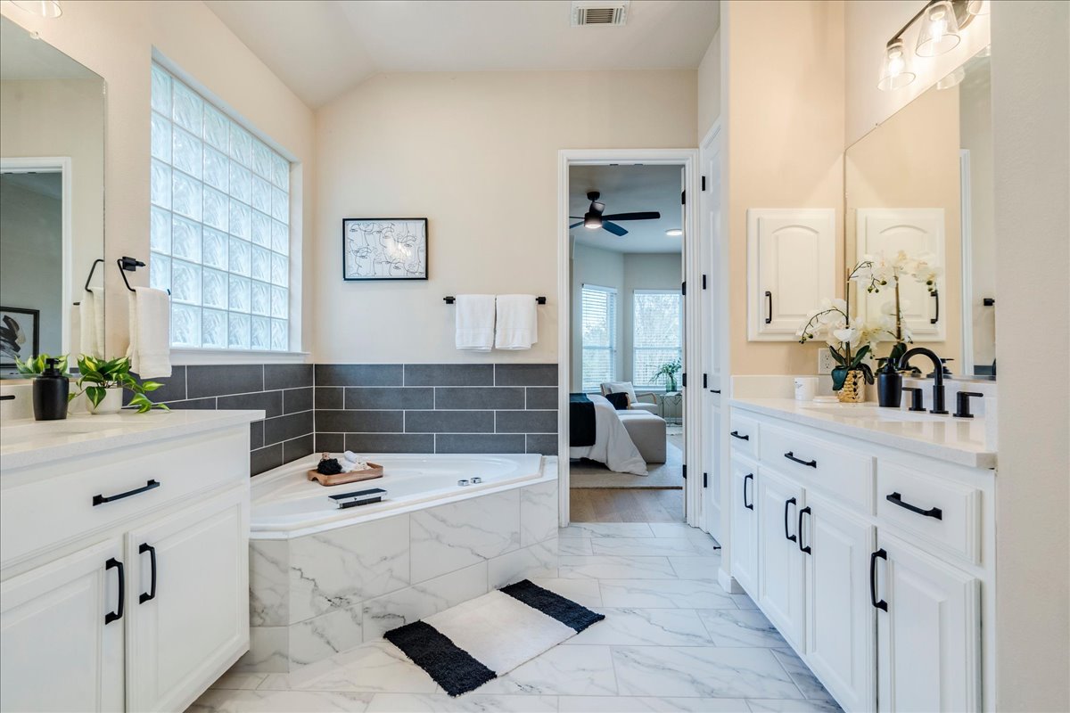 6704 Walebridge Lane Austin, TX 78739 - Photo 23 of 36