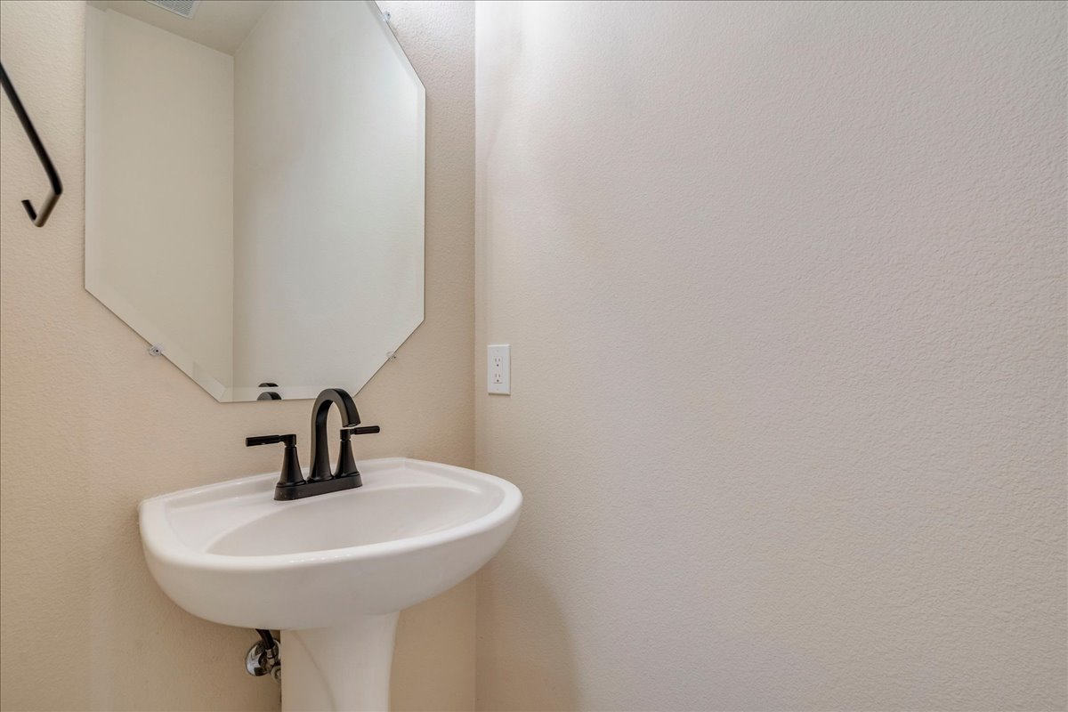 6704 Walebridge Lane Austin, TX 78739 - Photo 30 of 36