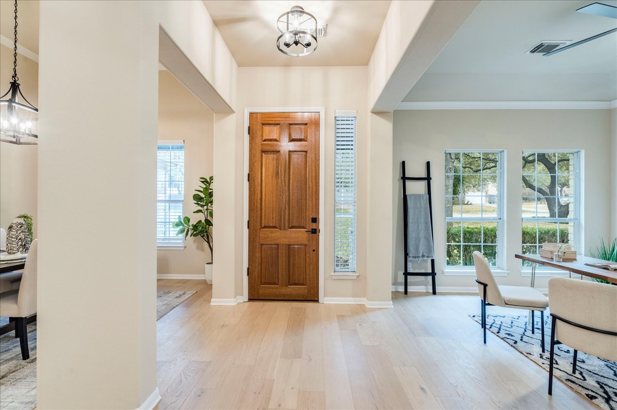 6704 Walebridge Lane Austin, TX 78739 - Photo 5 of 36