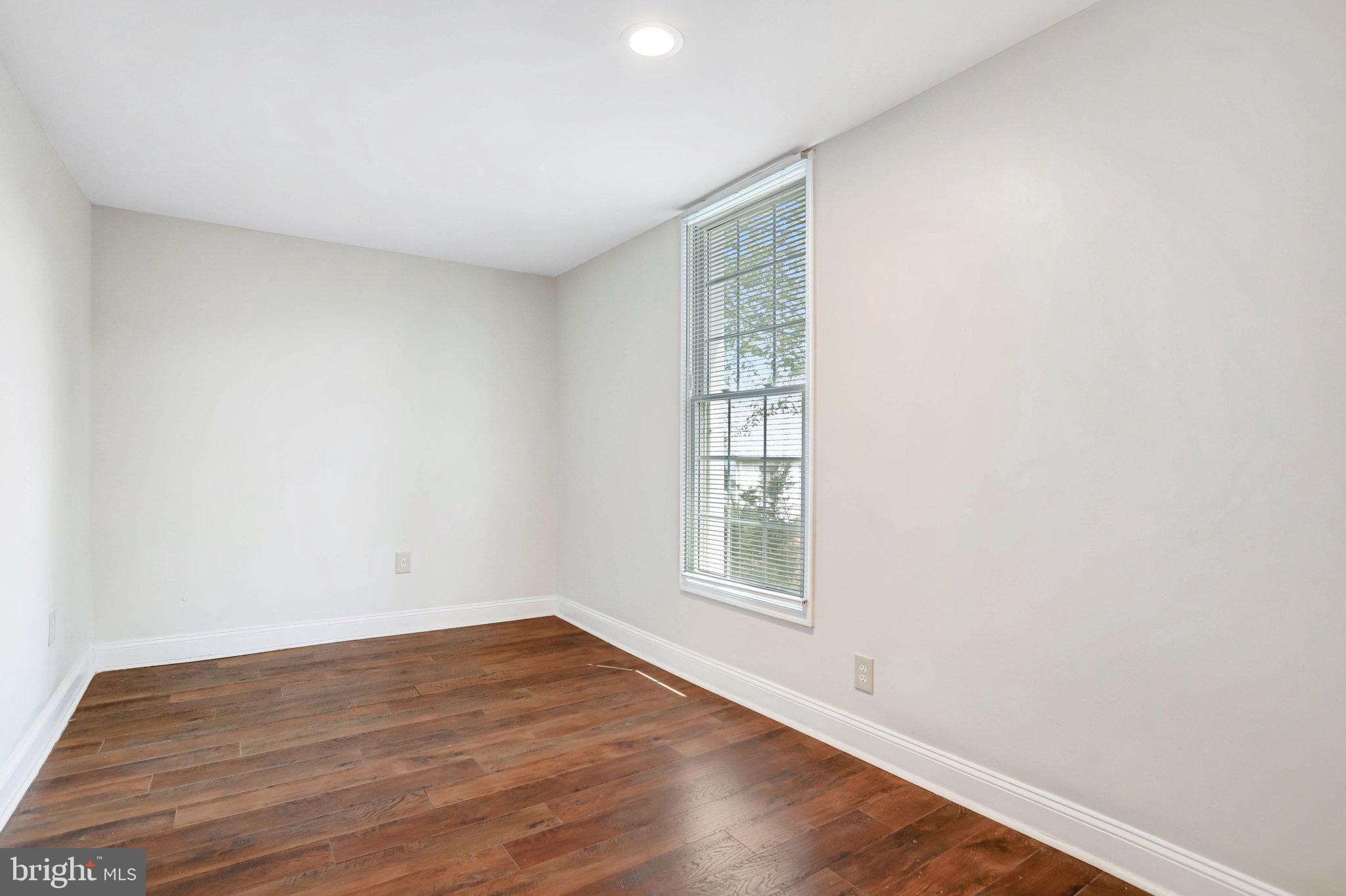 827 Philadelphia Avenue Silver Spring, MD 20910 - Photo 12 of 18