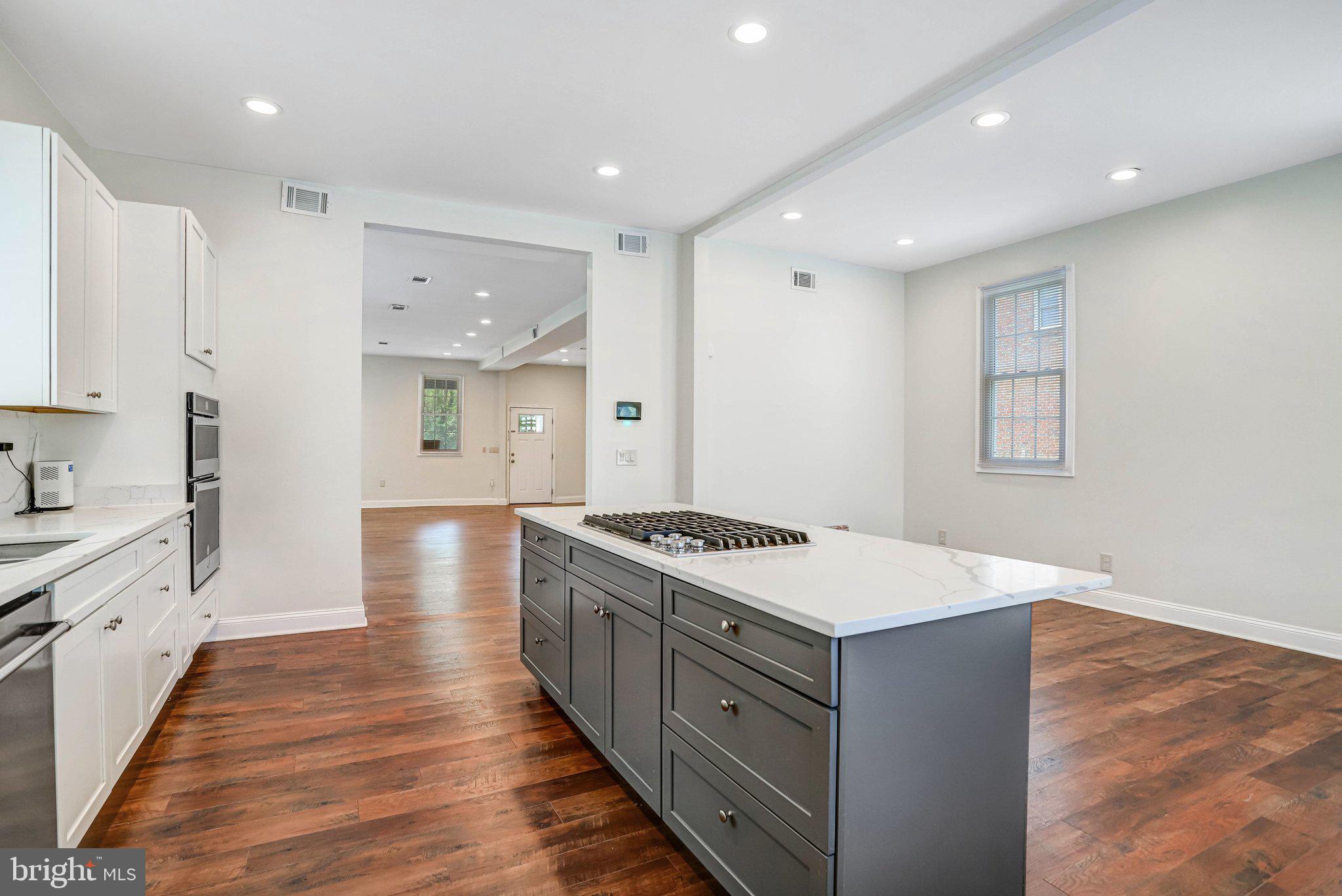 827 Philadelphia Avenue Silver Spring, MD 20910 - Photo 4 of 18