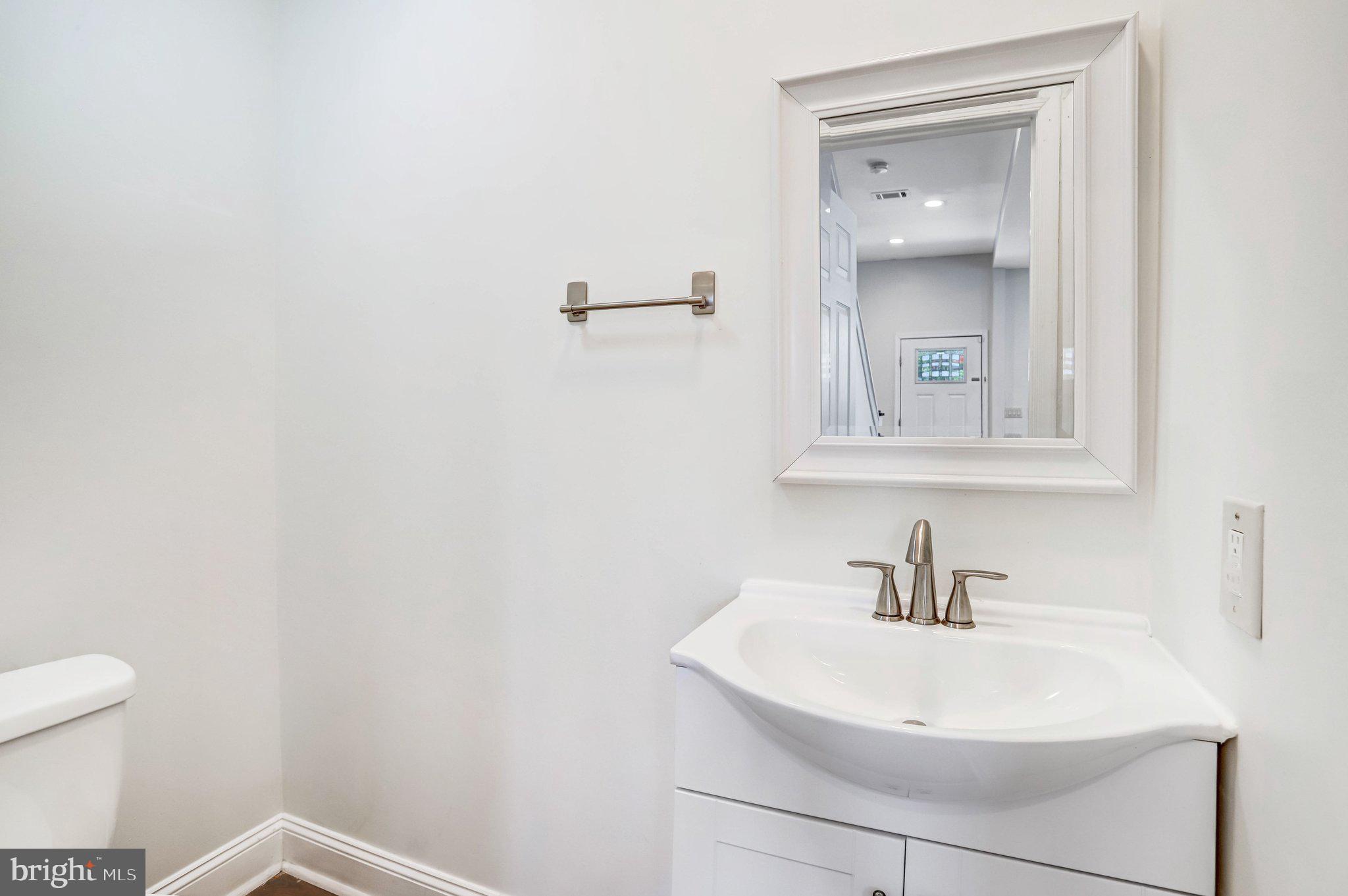 827 Philadelphia Avenue Silver Spring, MD 20910 - Photo 9 of 18