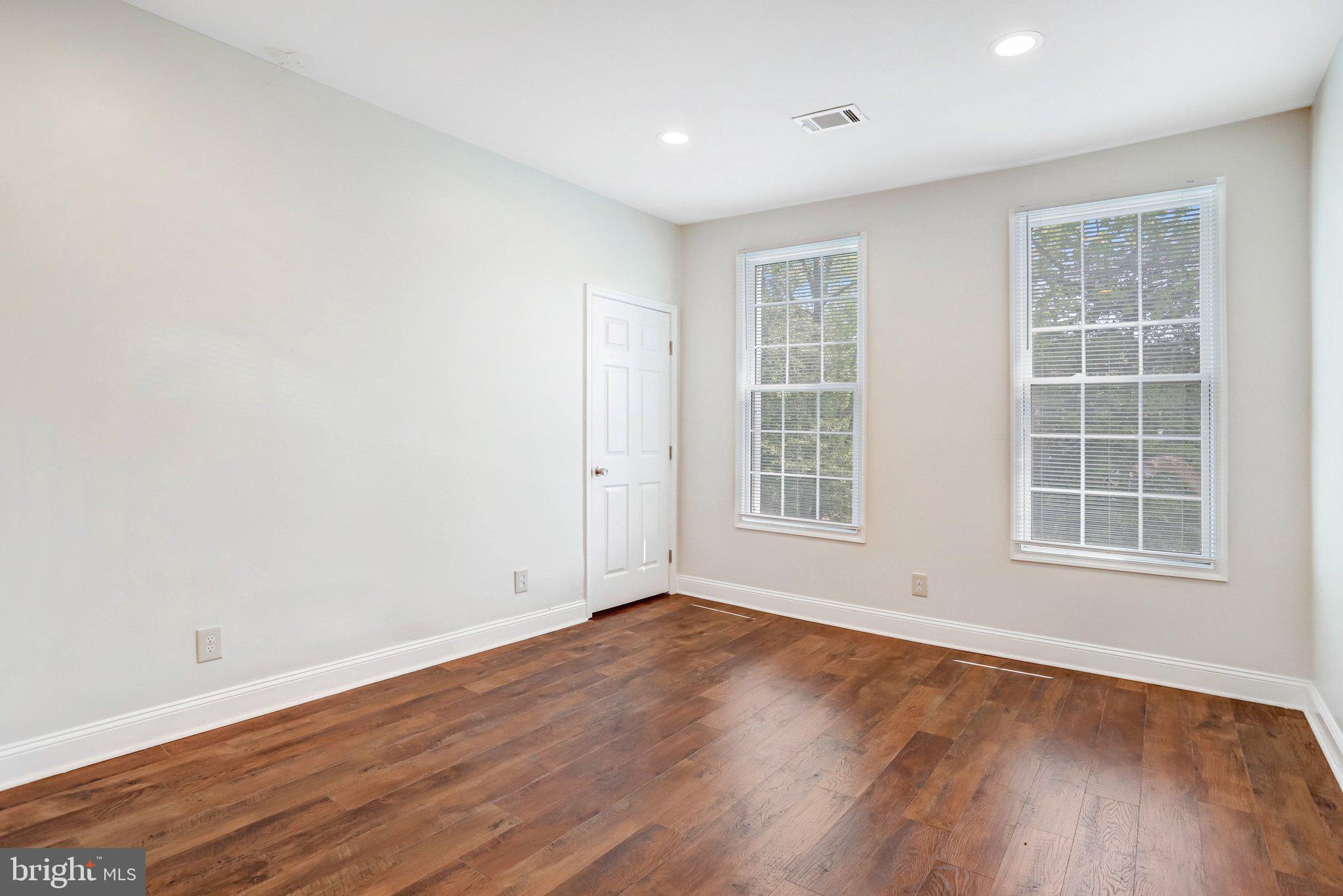 827 Philadelphia Avenue Silver Spring, MD 20910 - Photo 10 of 18