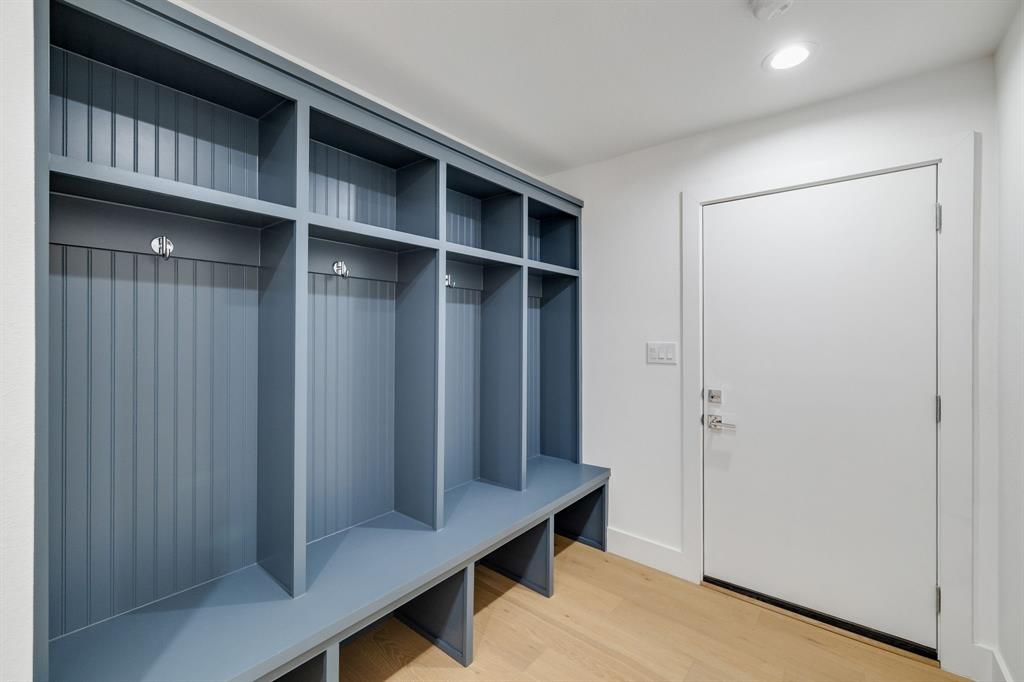 7124 Meadow Road Dallas, TX 75230 - Photo 39 of 39 a room with closet