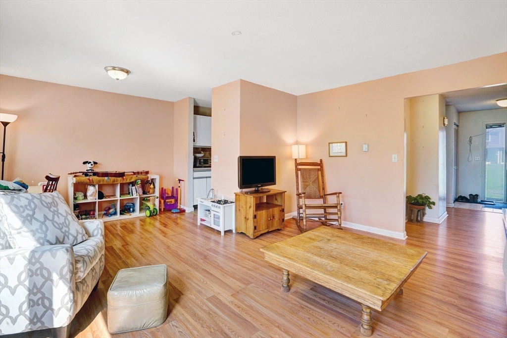 170 East Hadley Road, Unit 15 Amherst, MA 01002 - Photo 9 of 32 Gallery Image 9