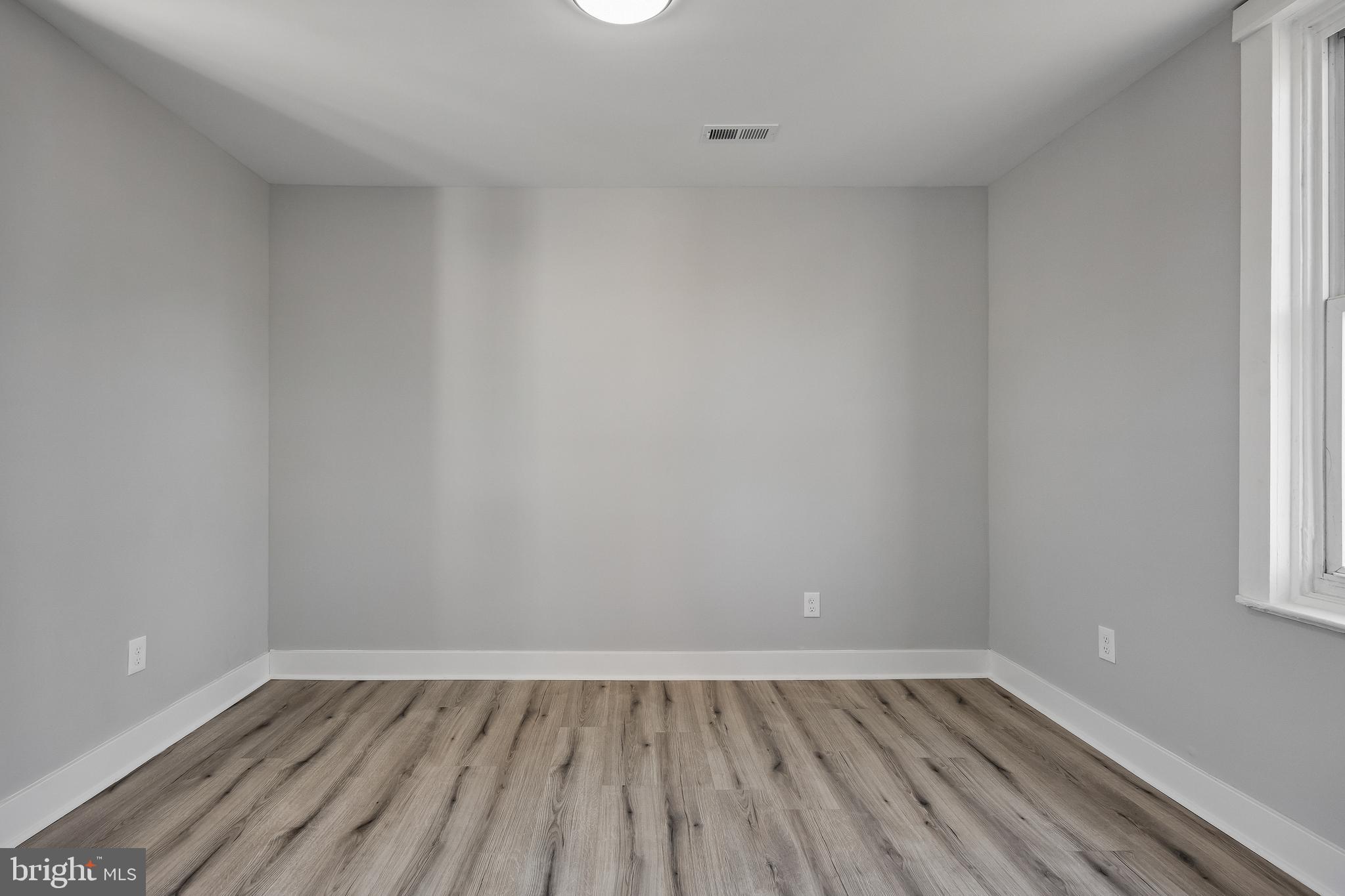 313 Delaware Avenue Palmyra, NJ 08065 - Photo 12 of 37