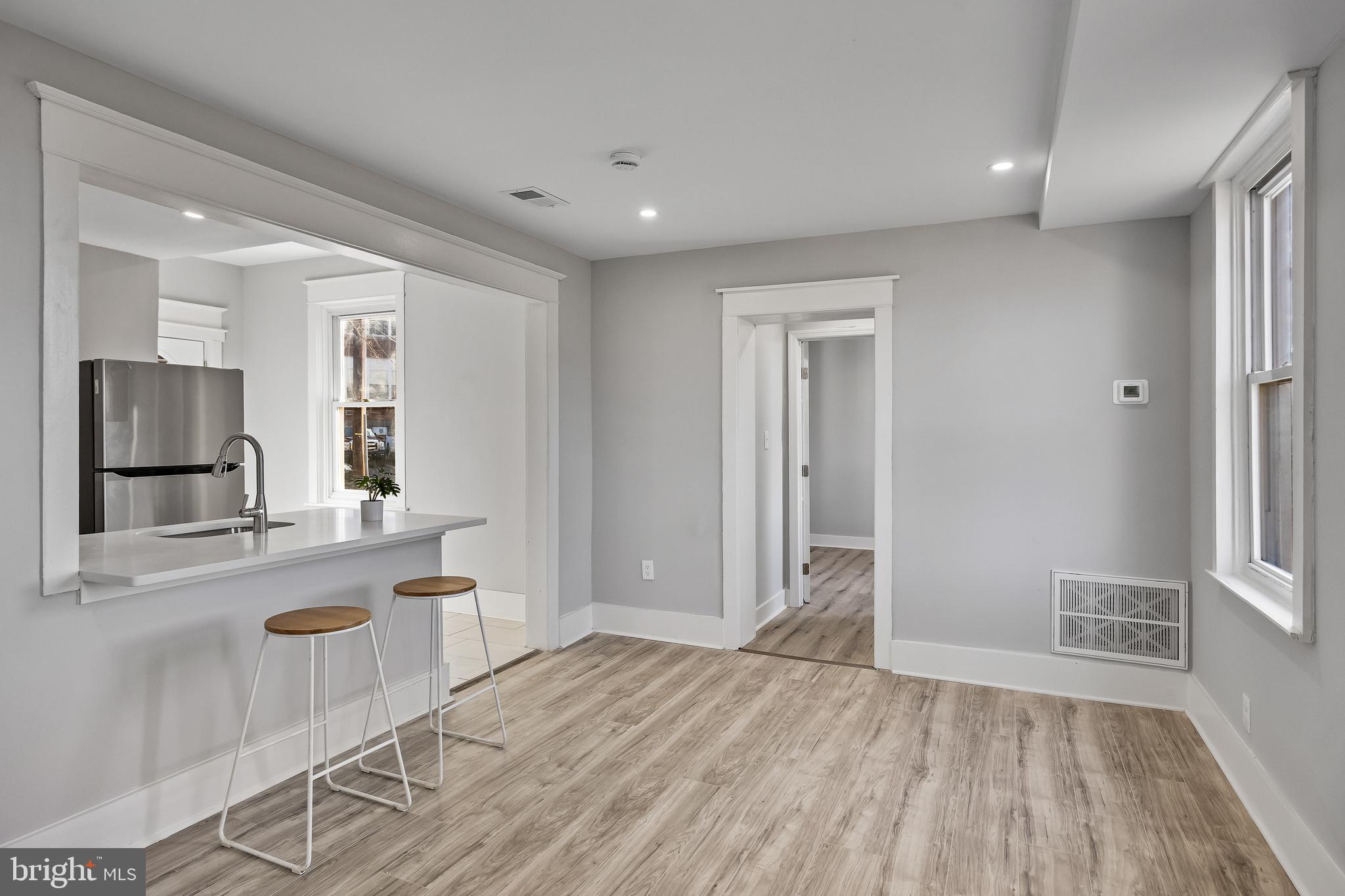 313 Delaware Avenue Palmyra, NJ 08065 - Photo 7 of 37