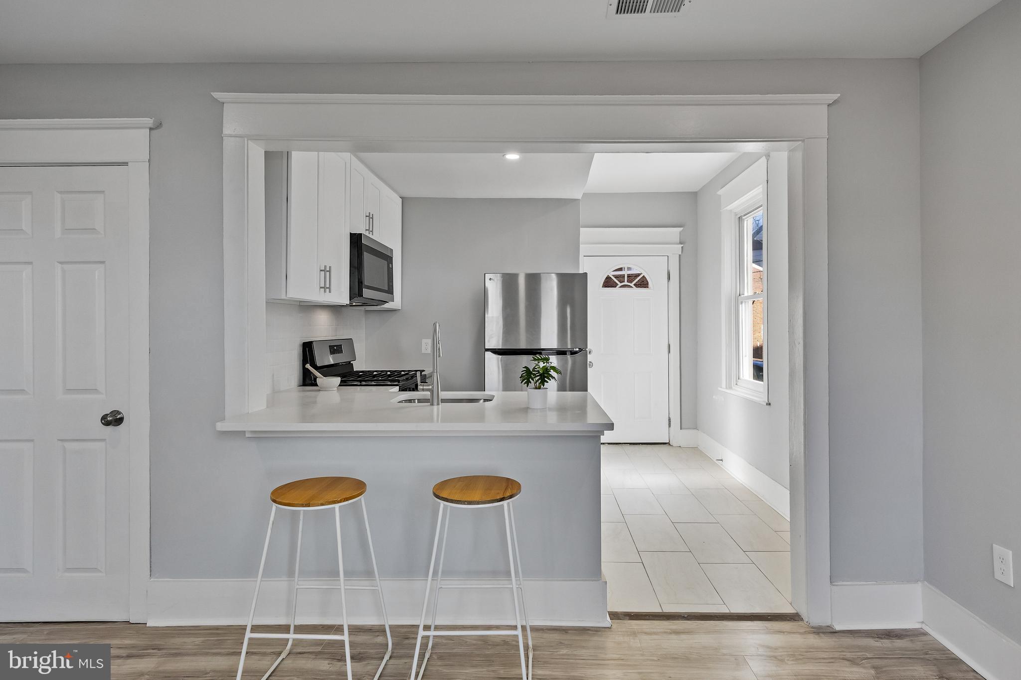 313 Delaware Avenue Palmyra, NJ 08065 - Photo 8 of 37