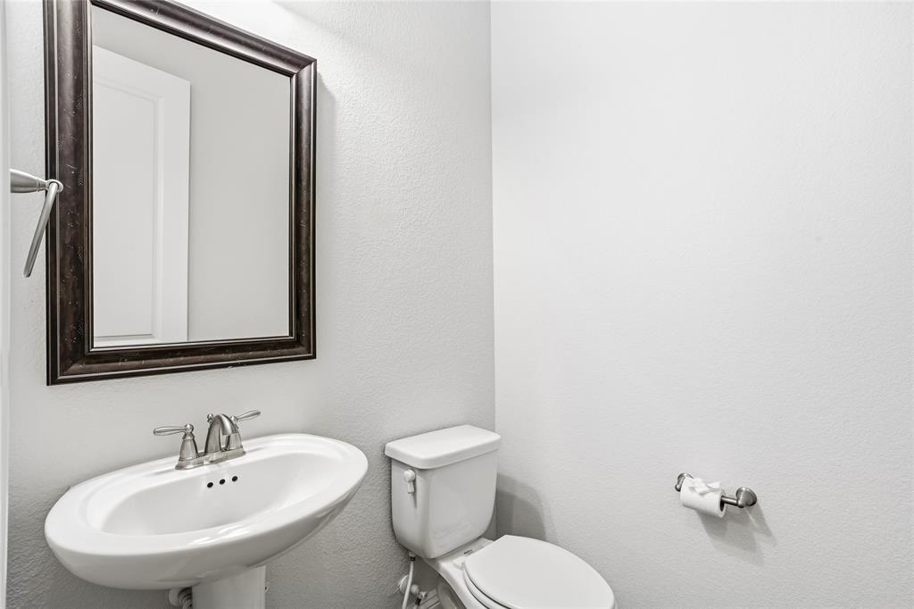 1438 Pebble Way Allen, TX 75013 - Photo 20 of 26 Half Bathroom downstairs