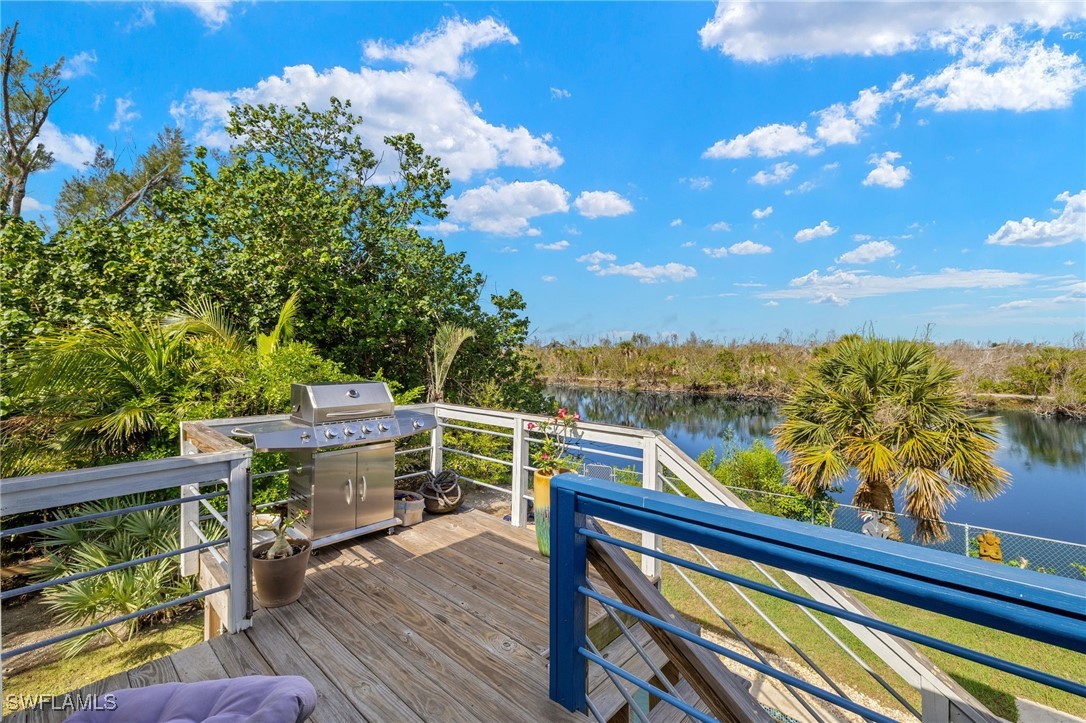 771 Rabbit Road Sanibel, FL 33957 - Photo 23 of 35 a view of a balcony with mountain view