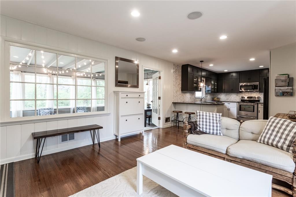 1433 Shawnee Road Indianapolis, IN 46260 - Photo 16 of 43 Gallery Image 16