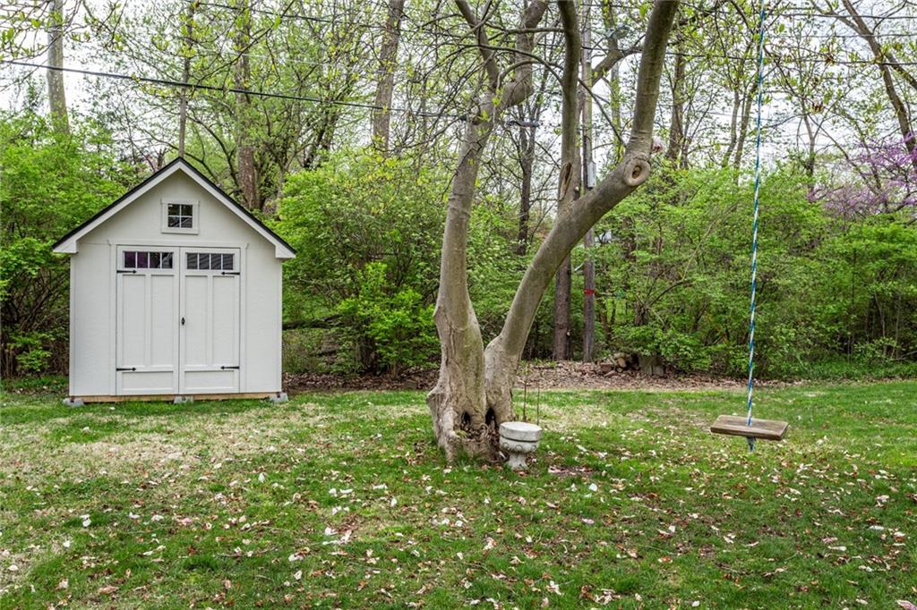 1433 Shawnee Road Indianapolis, IN 46260 - Photo 41 of 43 Gallery Image 41
