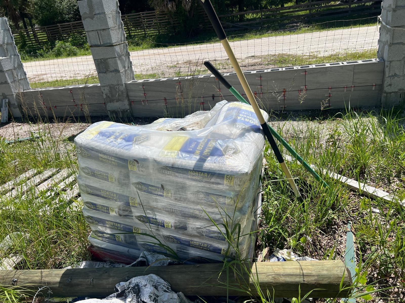 830 South Kennel Street Clewiston, FL 33440 - Photo 30 of 30 a view of outdoor space and yard