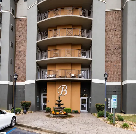 $1,950 | 1001 South Church Street, Greenville, SC 29601