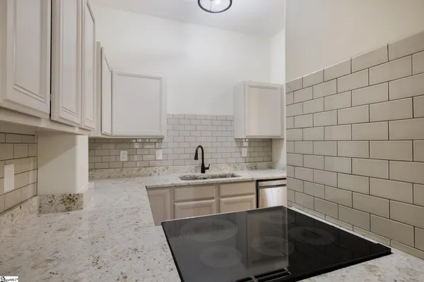 $1,950 | 1001 South Church Street, Greenville, SC 29601