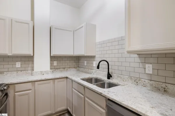 $1,950 | 1001 South Church Street, Greenville, SC 29601