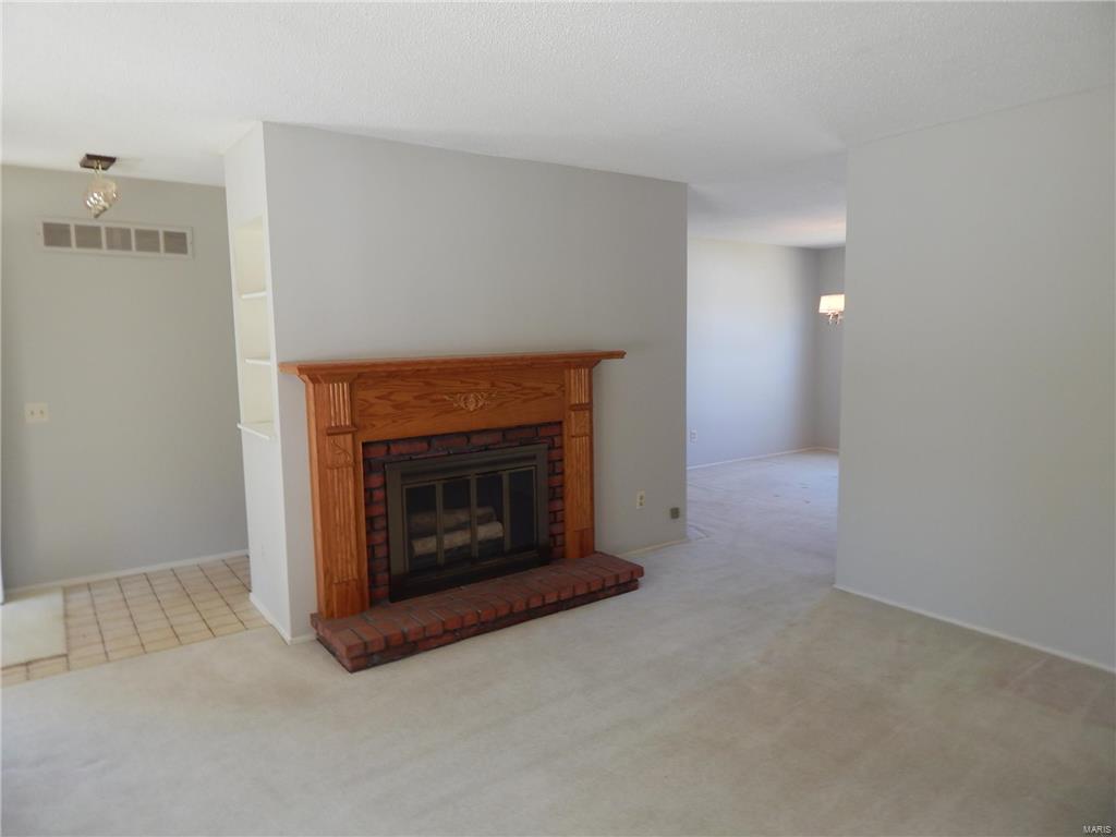 5029 Kerth Road St. Louis, MO 63128 - Photo 4 of 19 Gallery Image 4