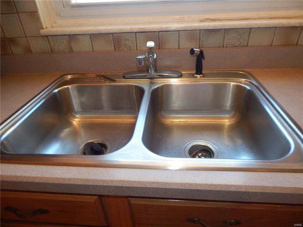 5029 Kerth Road St. Louis, MO 63128 - Photo 8 of 19 Gallery Image 8