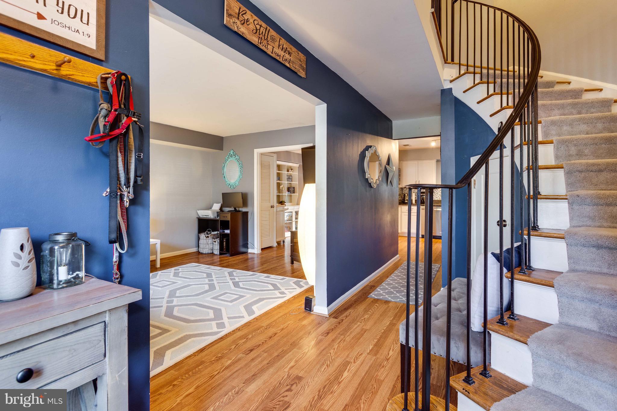 5927 Minutemen Road, Unit 249 Springfield, VA 22152 - Photo 2 of 17 Entry Foyer