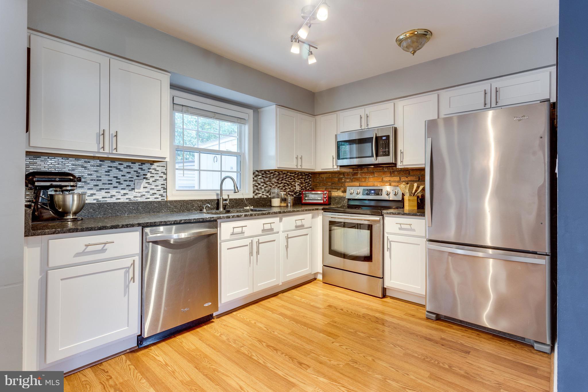 5927 Minutemen Road, Unit 249 Springfield, VA 22152 - Photo 5 of 17 Kitchen