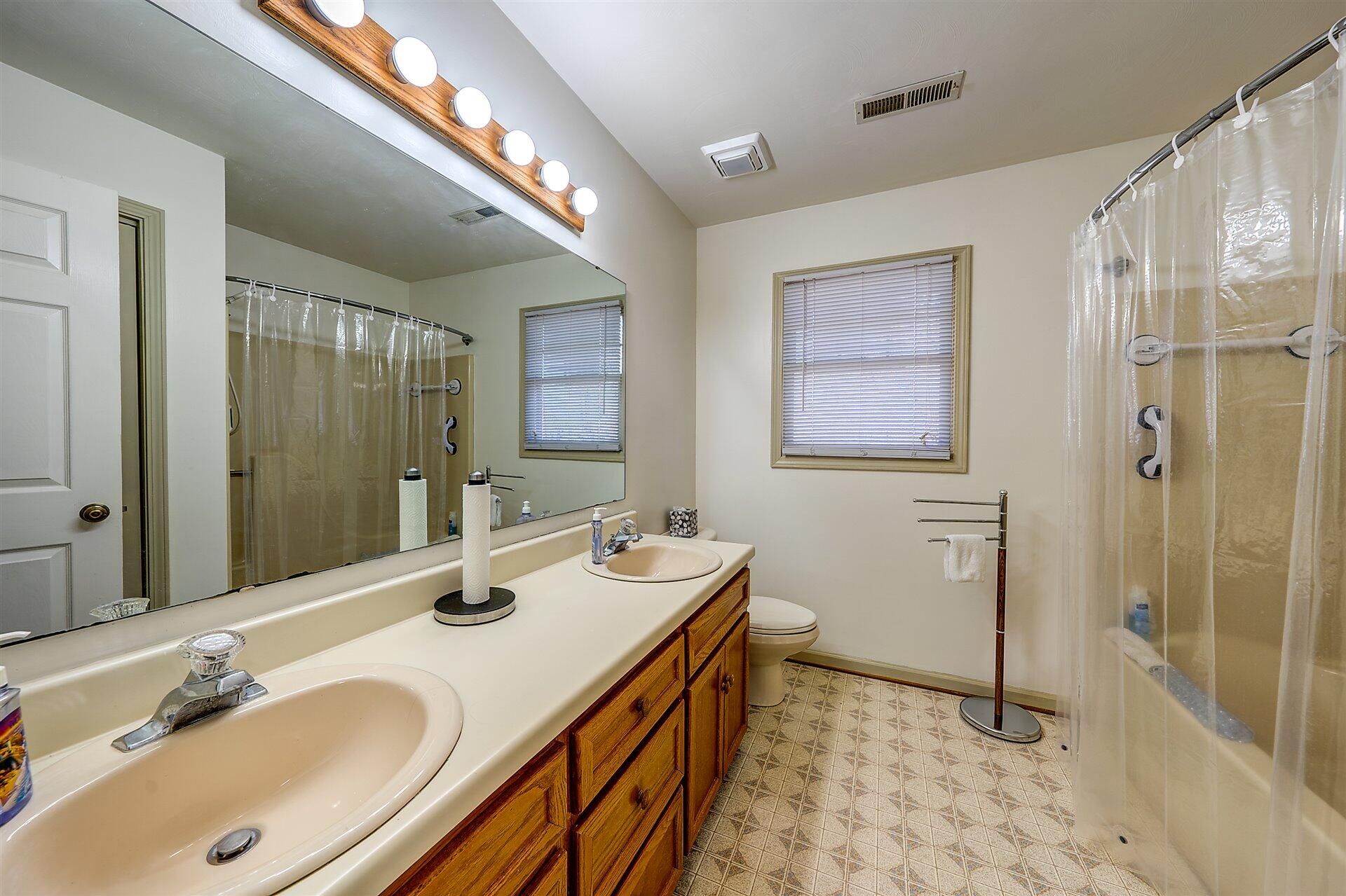 3427 Valentine Road Southwest Roanoke, VA 24018 - Photo 22 of 43 22-DSC00156_57_58_59_60