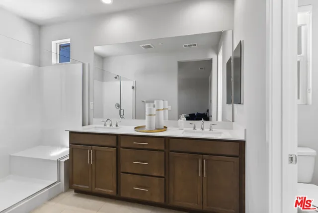 $1,249,000 | 551 Daniel Freeman Circle, Inglewood, CA 90301