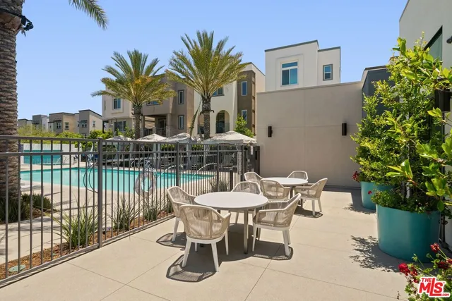 $1,249,000 | 551 Daniel Freeman Circle, Inglewood, CA 90301