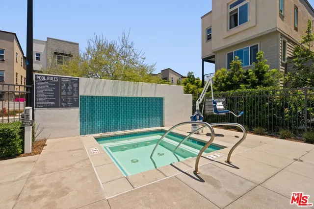 $1,249,000 | 551 Daniel Freeman Circle, Inglewood, CA 90301