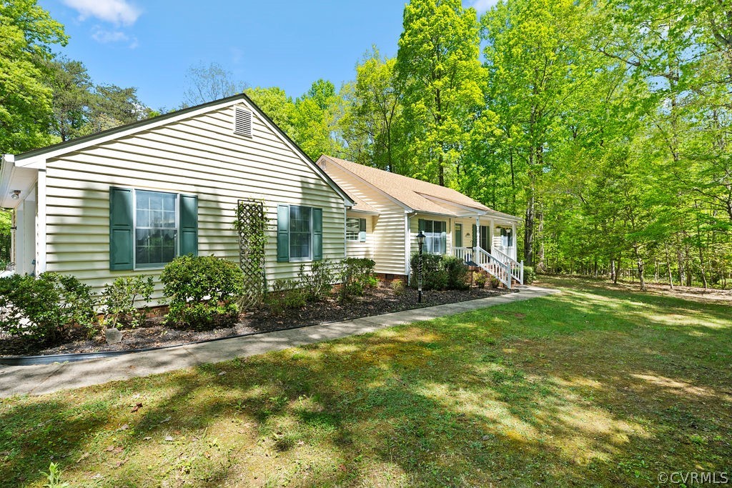 2748 Ridgeview Road Powhatan, VA 23139 - Photo 4 of 42 Gallery Image 4
