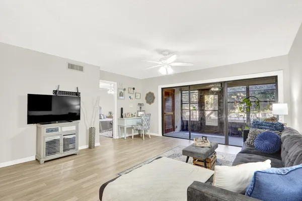 $169,900 | 1811 Southwest Palm City Road, Unit A301, Stuart, FL 34994