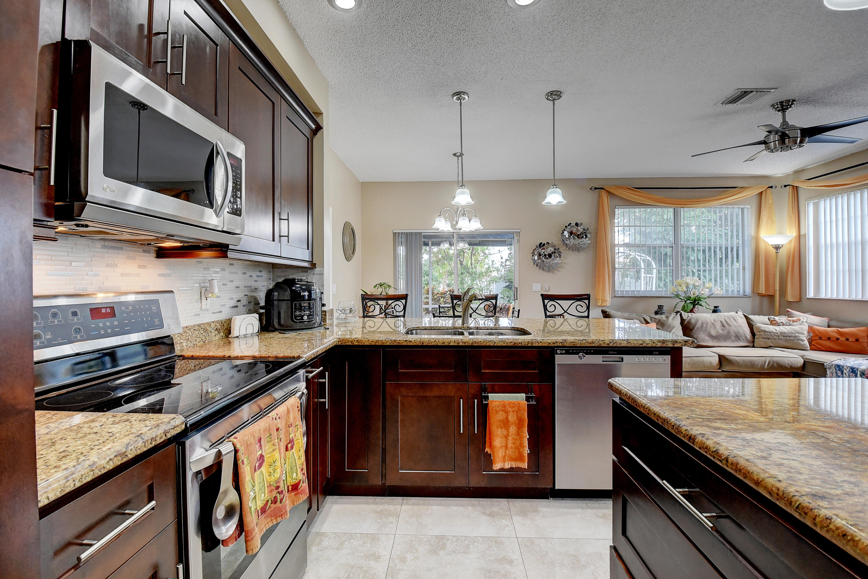 10631 Palm Spring Drive Boca Raton, FL 33428 - Photo 2 of 44 Cook's kitchen