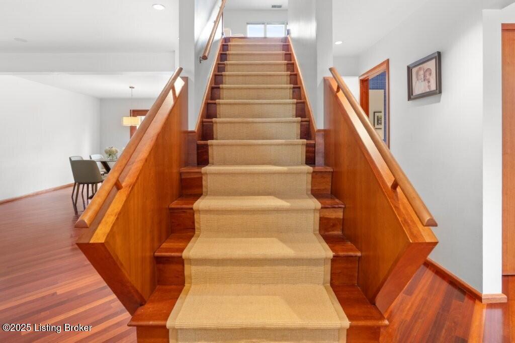 813 Foxgate Road Louisville, KY 40223 - Photo 4 of 63 6