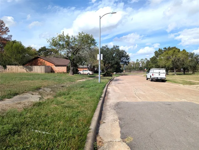 a view of a tennis court
