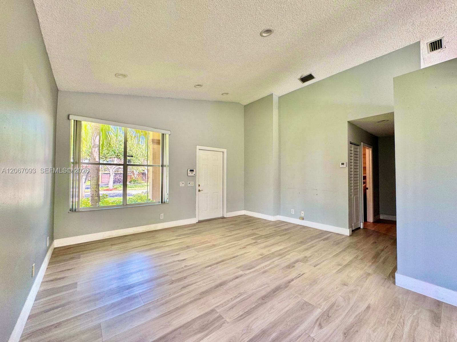 825 Falling Water Road Weston, FL 33326 - Photo 6 of 19 Gallery Image 6