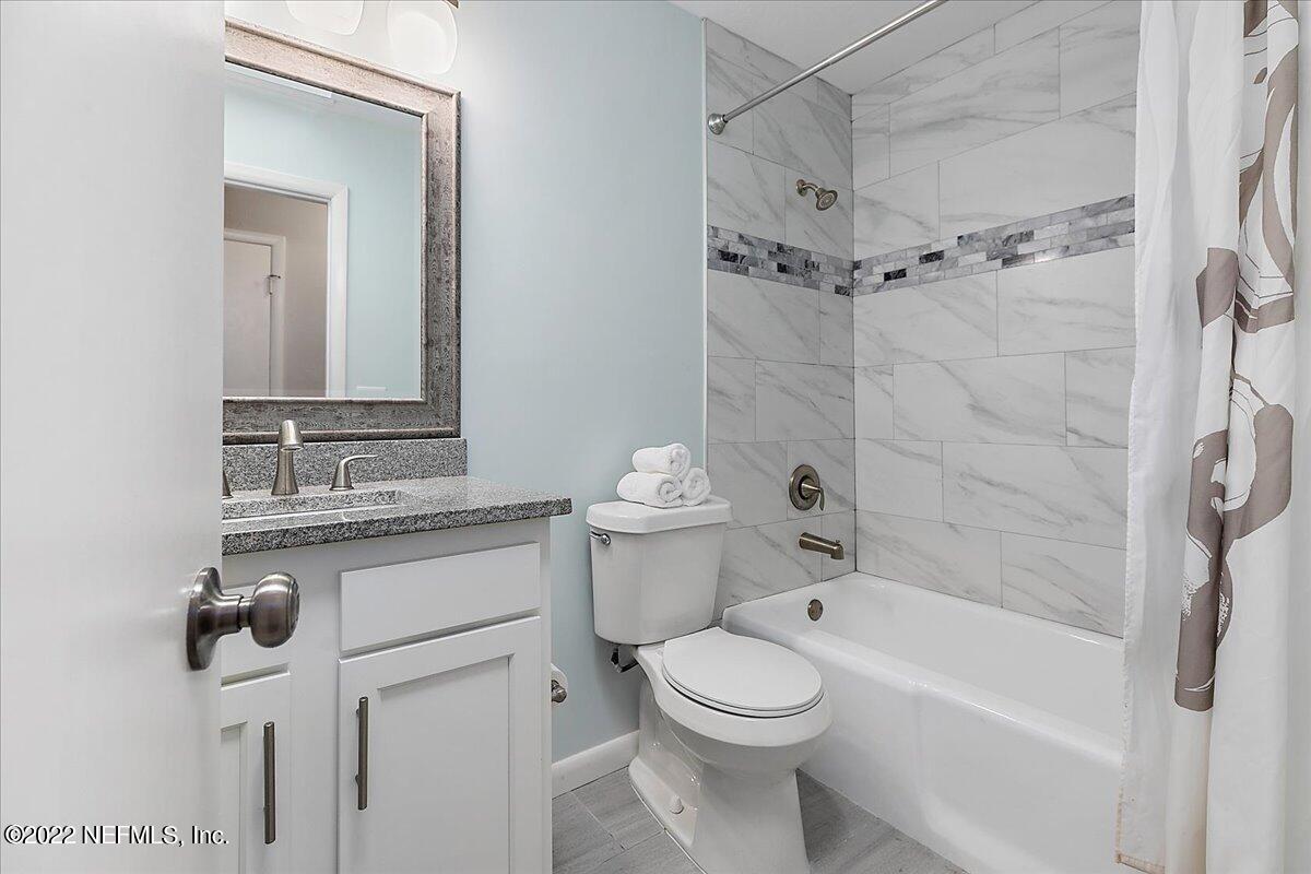 1176 Montego Road East Jacksonville, FL 32216 - Photo 15 of 20 15-Bathroom
