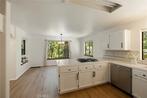 $675,000 | 26695 Thunderbird Drive, Lake Arrowhead, CA 92352