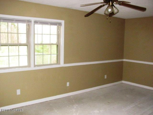 109 Laran Road Jacksonville, NC 28540 - Photo 7 of 14 109 Laran Master Bedroom