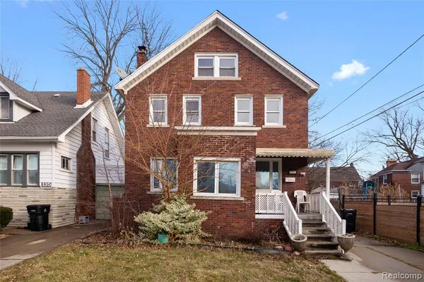 $224,900 | 147 1st Street, Wyandotte, MI 48192