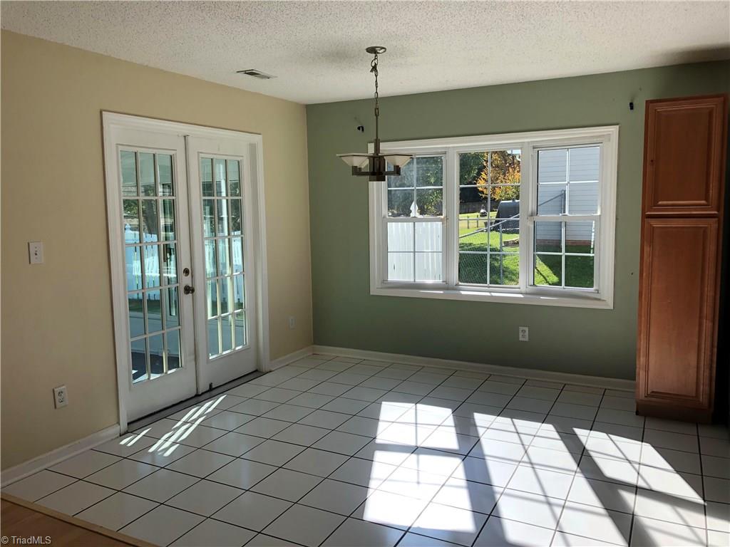 212 Stapleton Way High Point, NC 27265 - Photo 5 of 25 Gallery Image 5