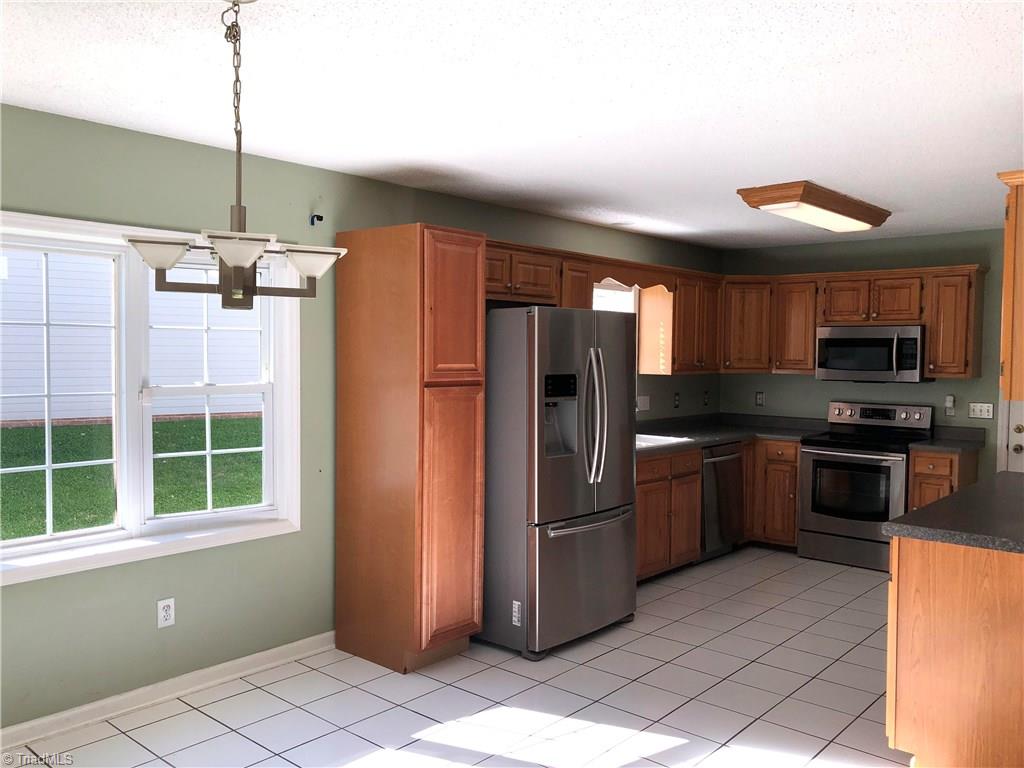 212 Stapleton Way High Point, NC 27265 - Photo 8 of 25 Gallery Image 8
