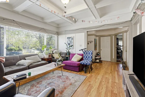 $709,950 | 1102 10th Street, Oakland, CA 94607