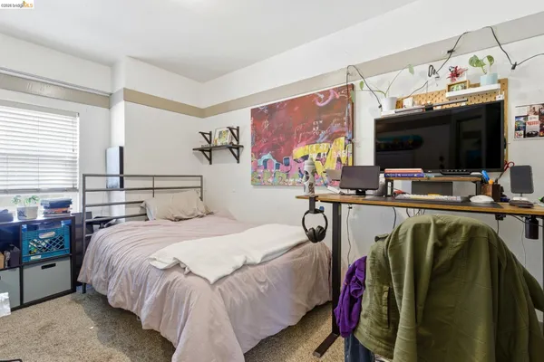 $709,950 | 1102 10th Street, Oakland, CA 94607