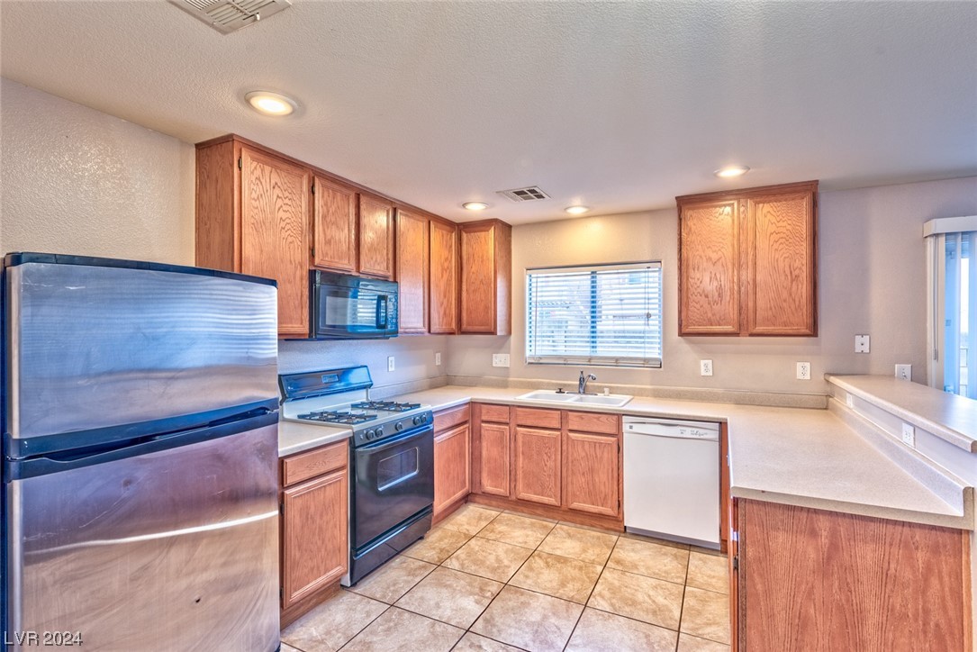 8236 Time Machine Avenue Las Vegas, NV 89113 - Photo 2 of 16