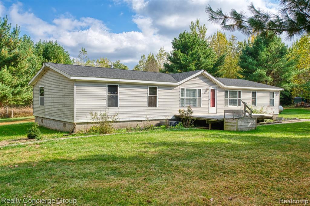 16013 Bird Road Linden, MI 48451 - Photo 1 of 42
