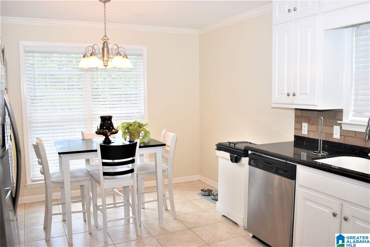 2039 Magnolia Road Leeds, AL 35094 - Photo 4 of 36